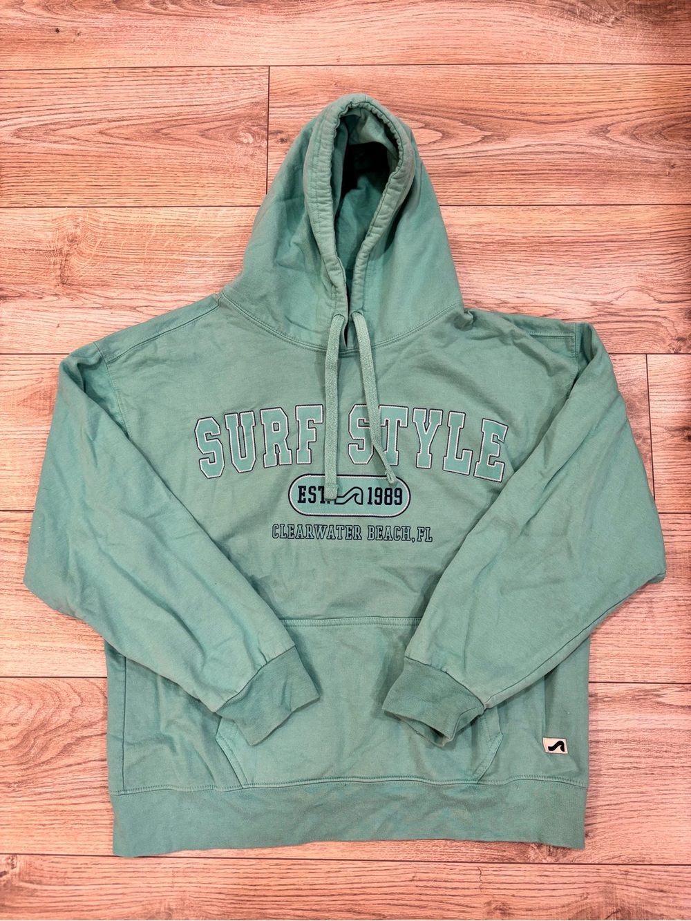Surf Style Clearwater Beach Hoodie Size L